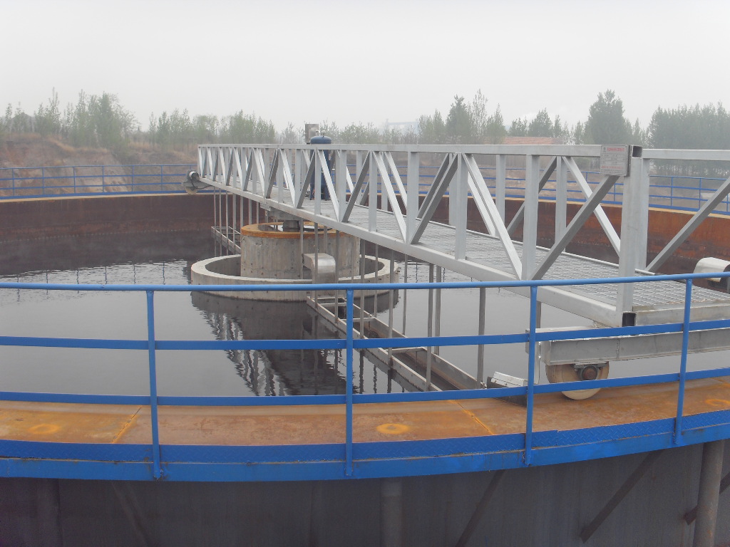 地衛(wèi)環(huán)保刮吸泥機——節(jié)能環(huán)保，高效凈化水質(zhì)